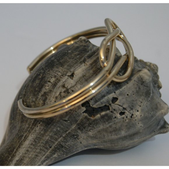 Gold Tone Large Knot Bangle Double Band Friendship Partner Love Entwined - Picture 3 of 6